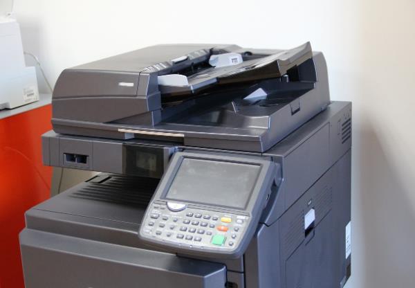 通过打印机自身显示或打印报告获取