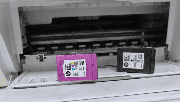 重新安装并检查墨盒/硒鼓